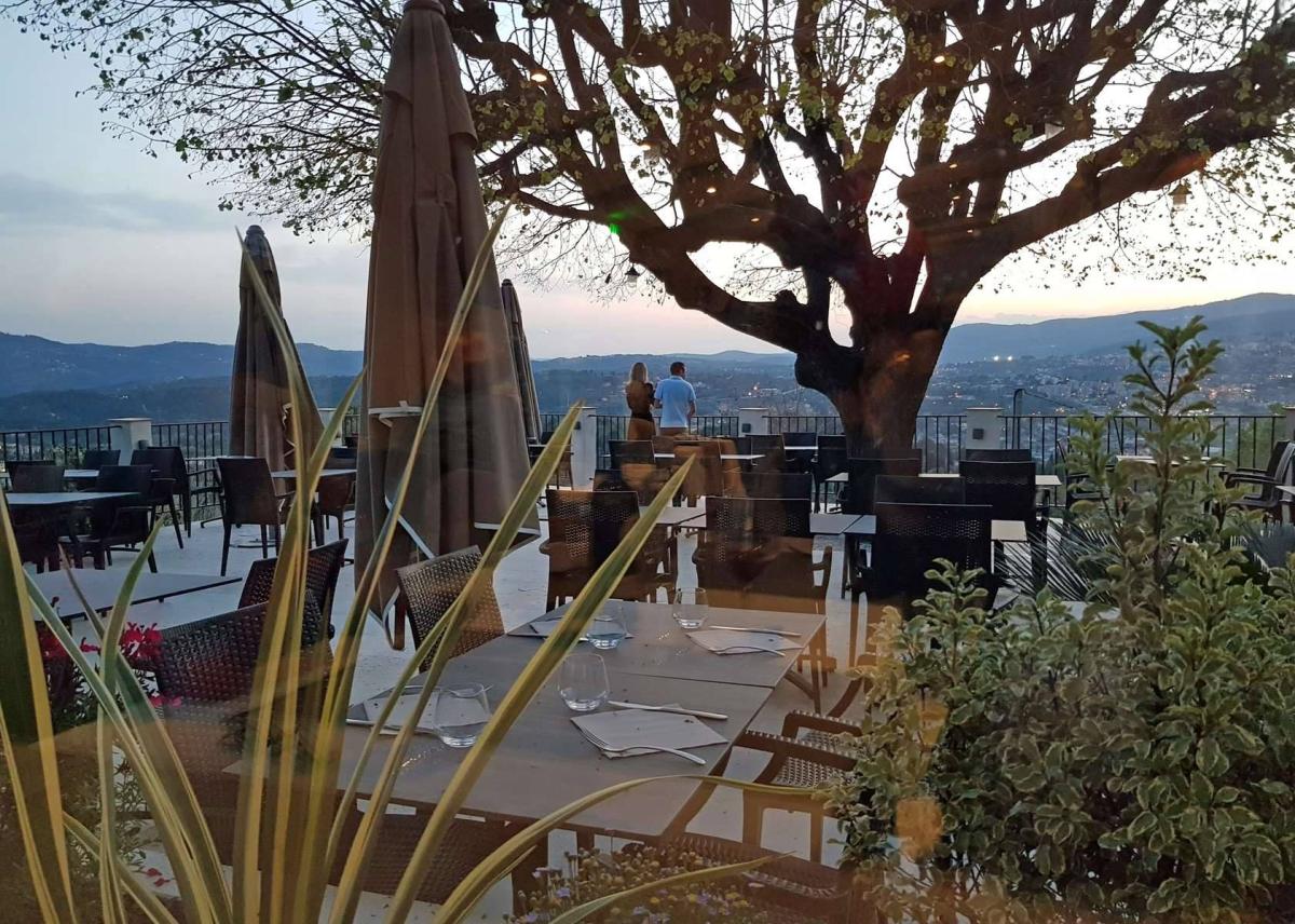 Terrasse_211927_large_Lougolin